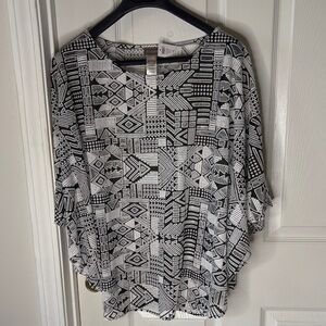 NWT Chicos Geometric Black and White Women's Top Sz L/XL